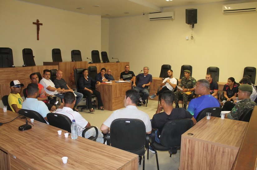 Secretário de Esportes de Penedo debate ajustes no Programa Bolsa Atleta com vereadores e desportistas