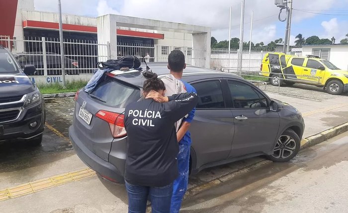 Jovem é acusado de crimes de roubo e homicídio na cidade de Arapiraca Jovem é acusado de crimes de roubo e homicídio na cidade de Arapiraca
