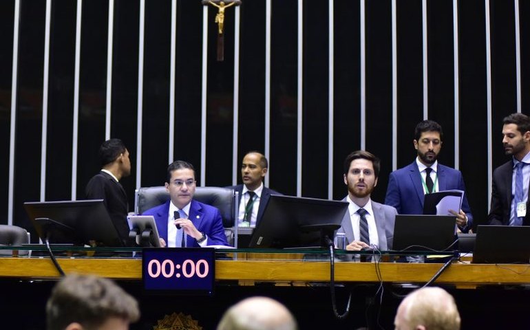 Câmara analisa projeto que cria cargos para o Conselho Nacional de Justiça; acompanhe