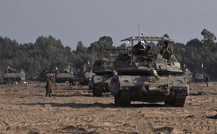 Tanques de Israel entram nas periferias de Gaza, e Exército intensifica ataques