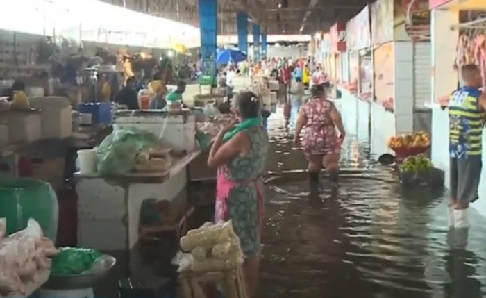 Mercado da Produção inundado pelas chuvas