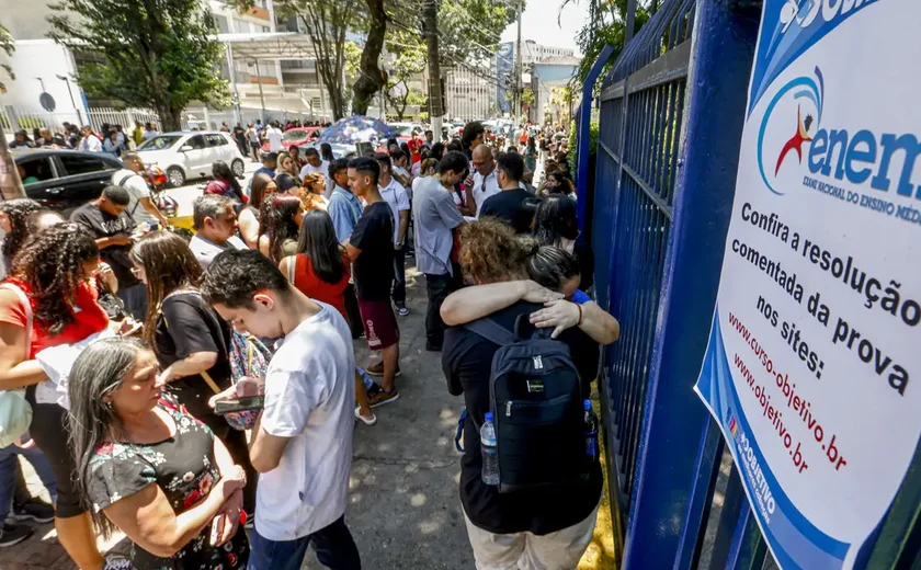 Milhões de candidatos fazem a segunda prova do Enem neste domingo