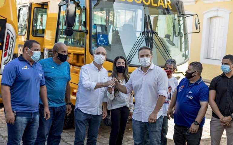 Governo de Alagoas amplia transporte escolar em Penedo