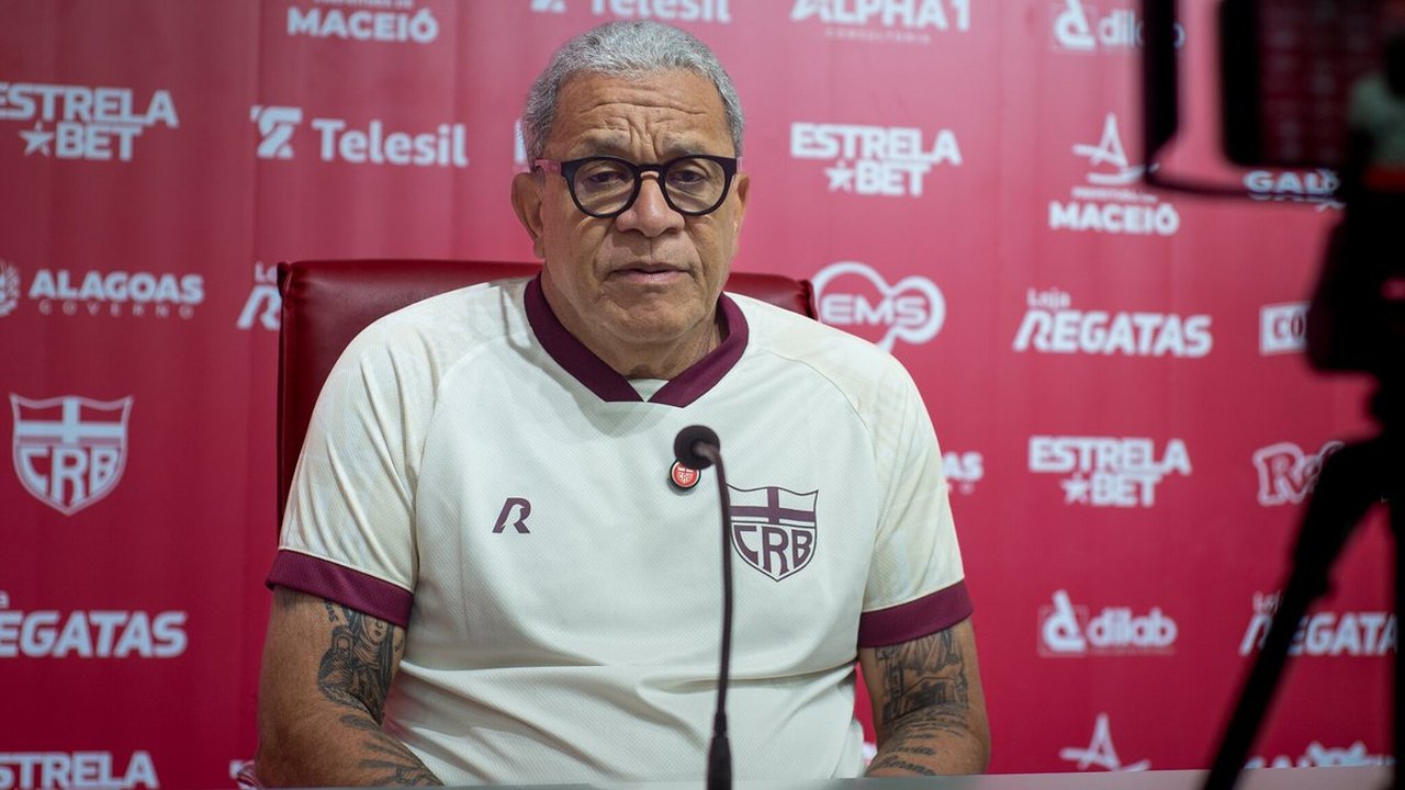 Sem aceitar reduzir o salário, Hélio dos Anjos é demitido do CRB