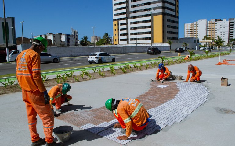 Obras de urbanização do Renasce Salgadinho avançam na Praia da Avenida