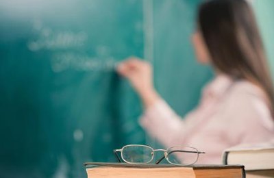Covid-19: Juiz determina que rede Fantástico cumpra convenção que prevê férias coletivas de professores