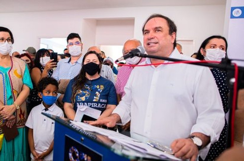 Prefeito Luciano Barbosa anuncia construção de ginásio de esportes no bairro Canafístula