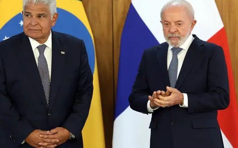Lula conversa por telefone com presidente do Panamá
