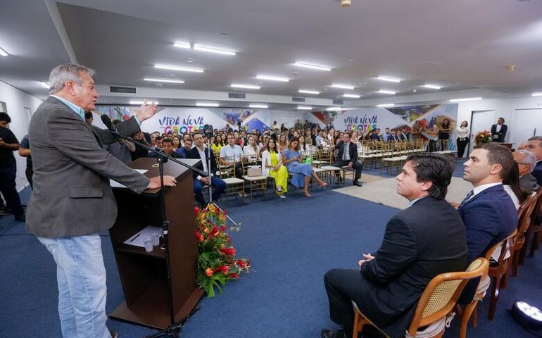 Ronaldo Lessa empossa oito novos defensores públicos do Estado