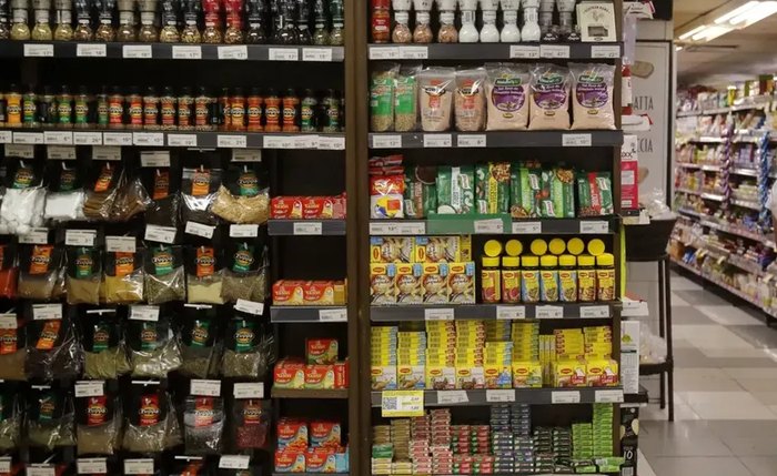 Alimentação e bebidas registrou desaceleração importante: após alta de 1,14% em abril, subiu 0,39% em maio Alimentação e bebidas registrou desaceleração importante: após alta de 1,14% em abril, subiu 0,39% em maio