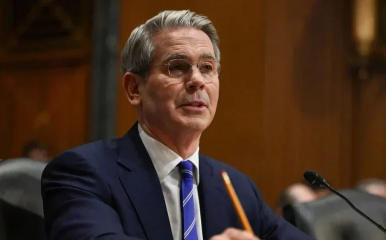 Bessent diz que Senado caminha para votar projeto fiscal de Trump nesta terça