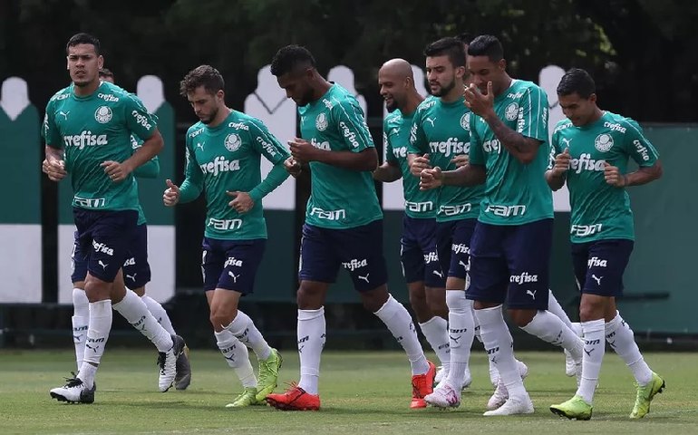 Palmeiras treina com força máxima e celebra título do time feminino: &#8216;Orgulho&#8217;