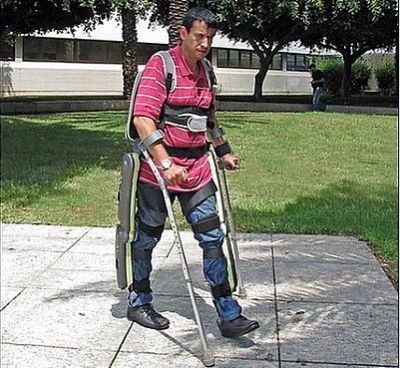 Equipamento de ponta faz paraplégico andar