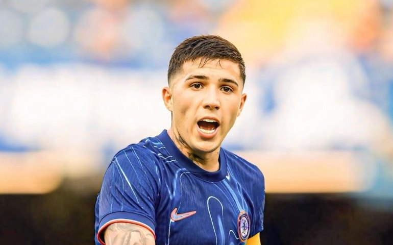 Enzo Fernández tem carteira de habilitação suspensa na Inglaterra e é multado em R$ 14 mil