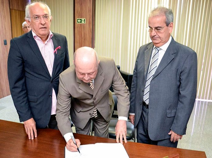 Conselheiro Fernando Toledo empossado corregedor-geral do TCE/AL