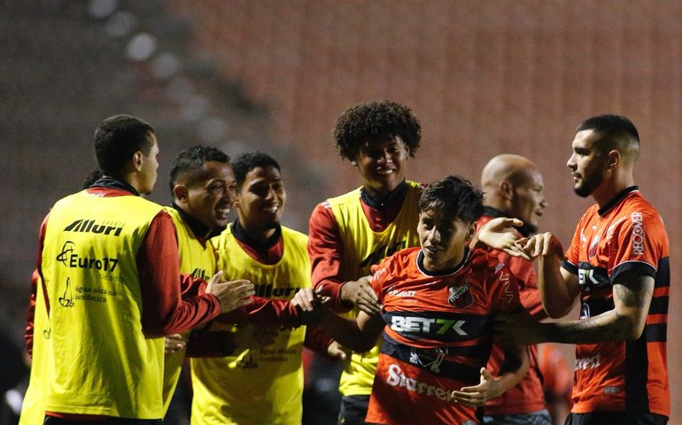Com belos gols, Ituano empata com Brusque e ambos seguem na zona de rebaixamento da Série B