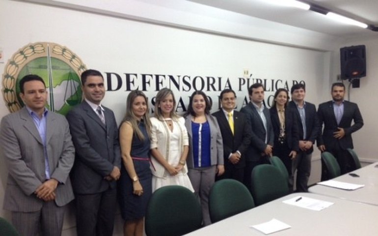 Conselho Superior da Defensoria empossa mais uma defensora pública
