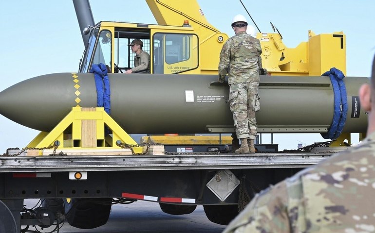 Bombardeio furtivo dos EUA ao Irã foi mantido em sigilo até o último segundo, diz mídia