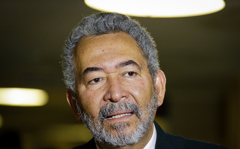 TRE-AL decide anular votos de João Catunda e Paulão pode perder mandato