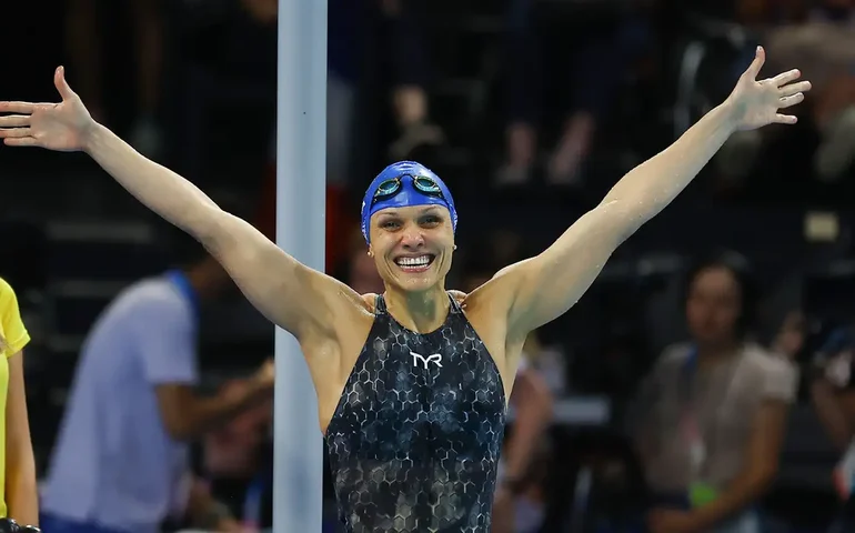 Maria Carolina ganha ouro e bate recorde das Américas