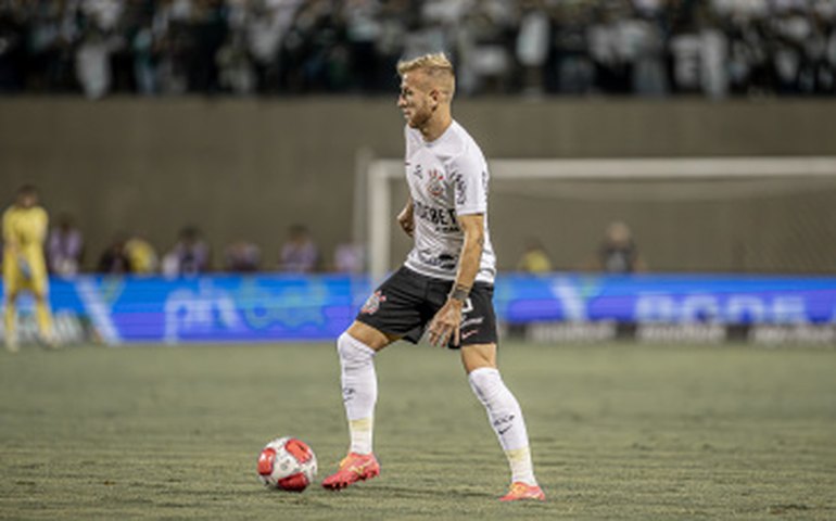 Corintiano Pedro Henrique vai à festa de despedida de Carlos Miguel e bate o carro