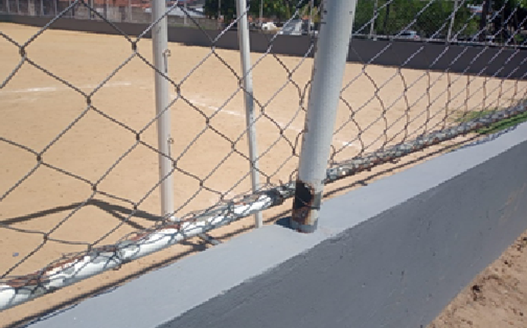 Vereador Aldo Loureiro solicita melhorias em campo de futebol do conjunto Novo Mundo