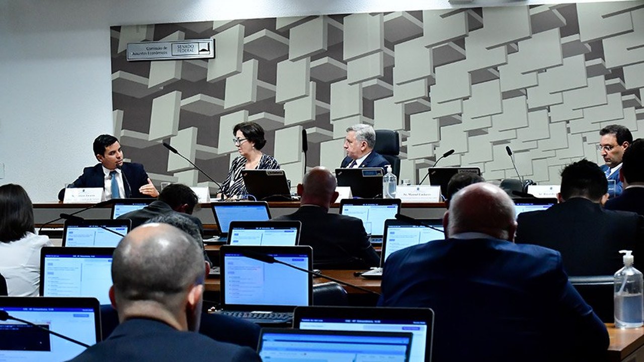 CAE discute impactos da reforma tributária na cultura, hotelaria e parques