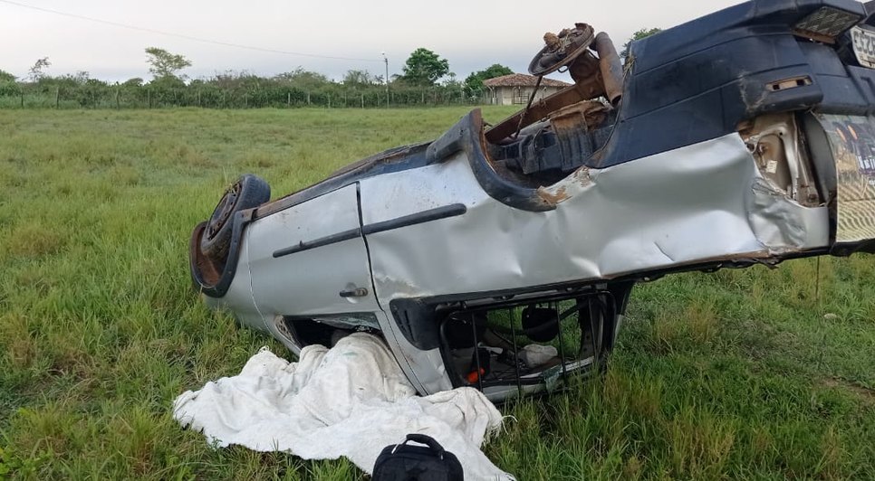 Dois motoristas morrem após capotamento de veículos em Sergipe / Foto: Foto: Reprodução/Redes Sociais
