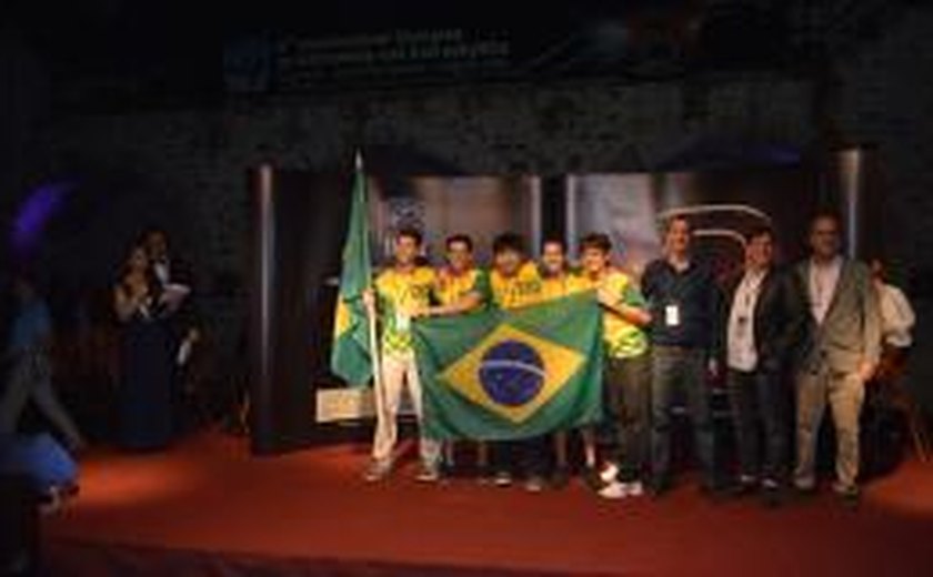 Brasil conquista medalha inédita em olimpíada internacional de astronomia