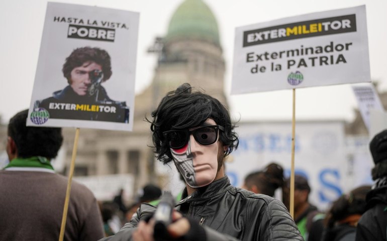 'Destruição dos direitos': sindicalismo vai às ruas contra reforma trabalhista de Milei