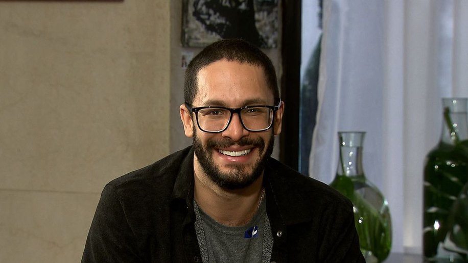 Ator Rainer Cadete é o entrevistado do programa Impressões