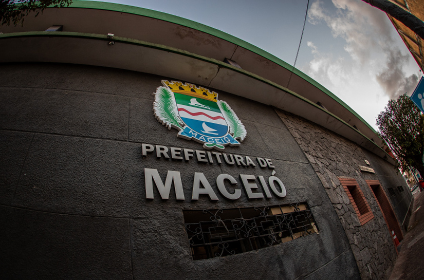 Prefeitura de Maceió paga segunda parte do salário de fevereiro nesta quarta (28)