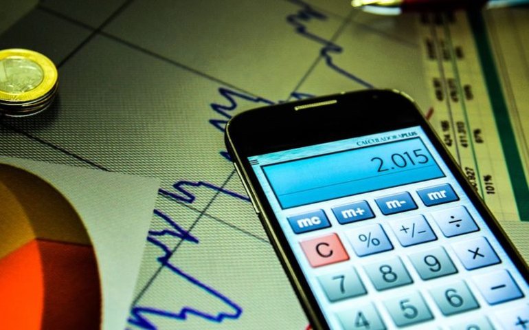 Taxas de juros têm viés de baixa com Tresuries, mesmo com produção industrial mais forte