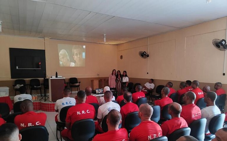 Seris promove sessão de cinema para reeducando do sistema prisional