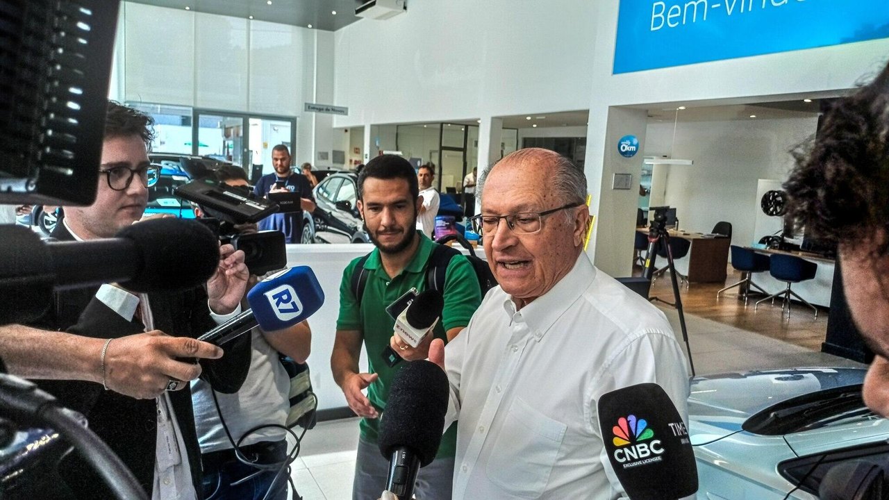 'Se depender de Lula, o diálogo é para ontem', diz Alckmin sobre tarifaço