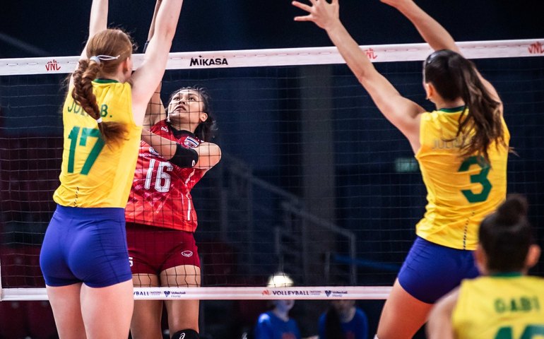 Seleção feminina de vôlei vence Tailândia e avança às fases finais da Liga das Nações em 4º