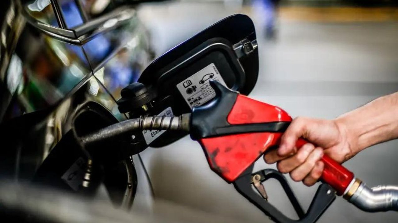 Governo institui subsídio de R$ 1,12 por litro de diesel até dezembro de 2026