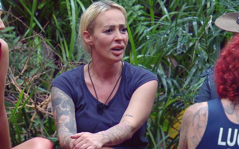 'Tagarela': Ex-cunhada de Schumacher teria abandonado reality por estado de saúde do piloto