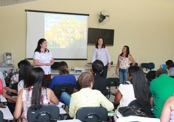 SEE discute novo Referencial Curricular com técnicos das CREs