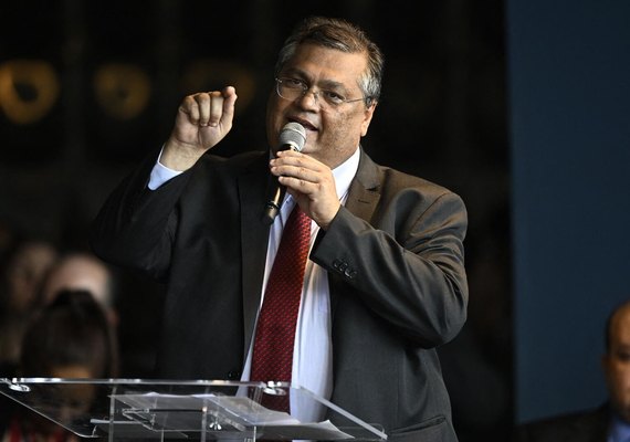 'Respeito à soberania é fundamental': Dino critica embaixadas que 'monitoram' ministros do STF