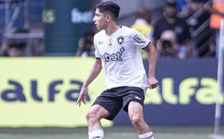 Savarino fica no Rio para exames na coxa e desfalca Botafogo na Libertadores