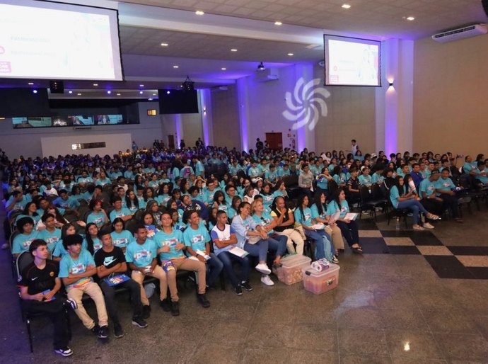 Cesmac recebe aulão de estudantes do ensino fundamental no Centro Cultural João Sampaio