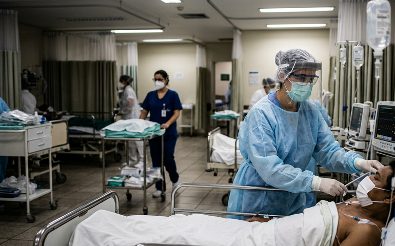 Casos de síndrome respiratória aguda grave voltam a crescer no Brasil