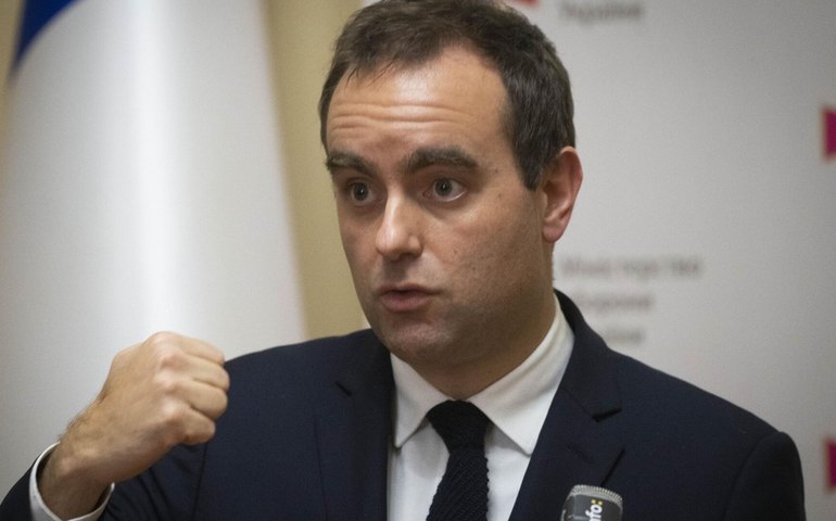 UE pode construir depósito de munição para Kiev como garantia de segurança, diz ministro francês