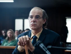 Doutor-Monstro-Still-209-Easy-Resize.com.jpg 