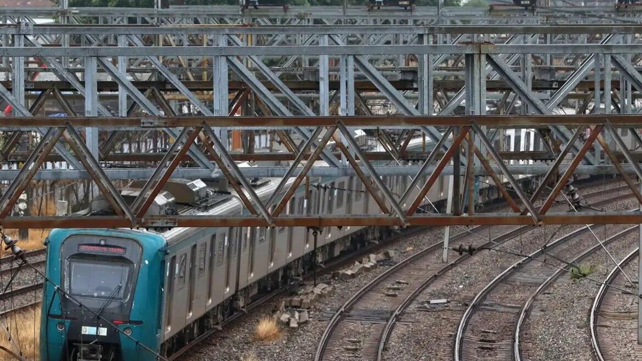 Relatório aponta abandono em estações da SuperVia: falta de acessibilidade, segurança e banheiros