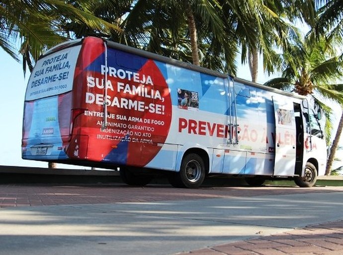 População de Maceió é informada sobre entrega voluntária de armas de fogo