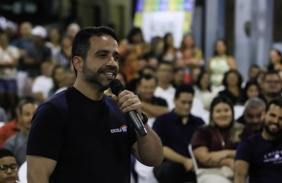 Piaçabuçu recebe um caminhão compactador do Governo e entra no cronograma do Pró-Estrada