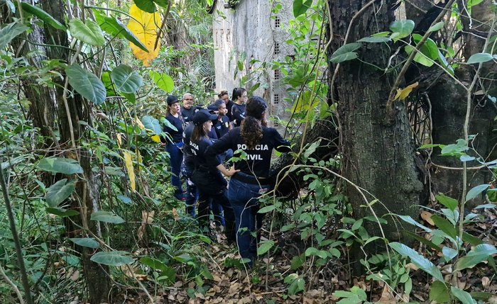 Caso Ana Beatriz: corpo da jovem é localizado durante novas buscas no Litoral Norte Caso Ana Beatriz: corpo da jovem é localizado durante novas buscas no Litoral Norte