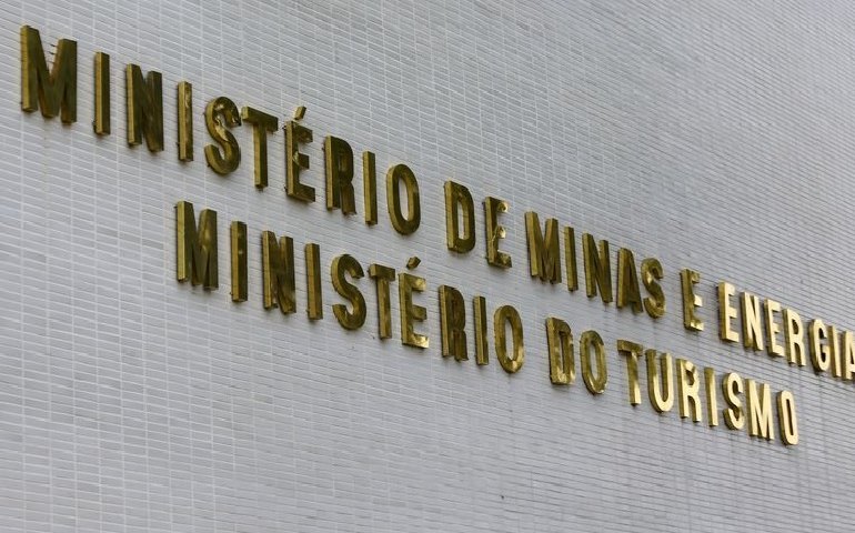MME descarta mudar indicadores de qualidade, mas negará renovação de contrato a quem descumprir